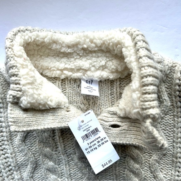 Gap Kids Cable-Knit Mockneck Sherpa Collar Henley Sweater Colour Tan Size 3 NWT - Picture 4 of 8